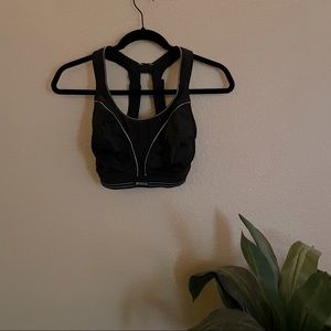 Shock Absorber Women's Ultimate Run Sports Bra, Black/Silver, 32F